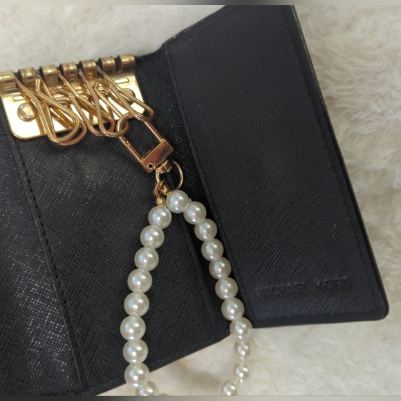 Michael Kors Black Key & Card Holder with Pearl Wristlet - Picture 3 of 4